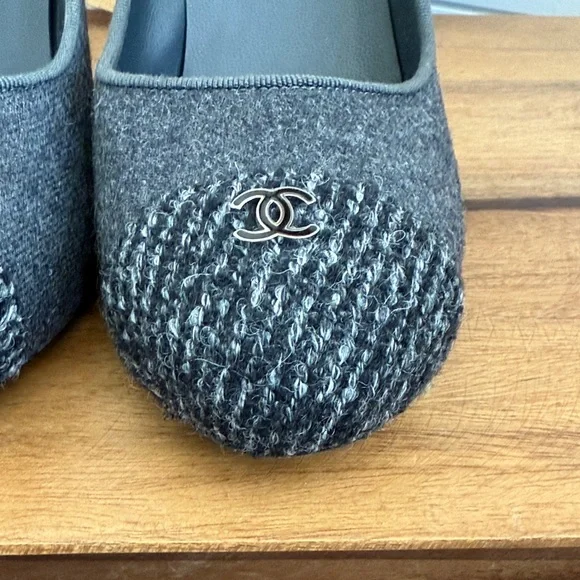 Authenticated Chanel Tweed Heels - Picture 11 of 17